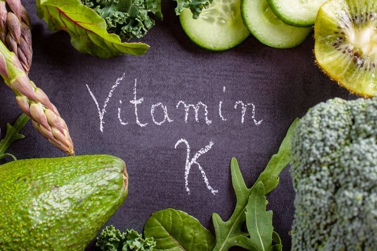 آشنایی بیشتر با منابع ویتامین K، بایدها و نبایدهای مصرف آن