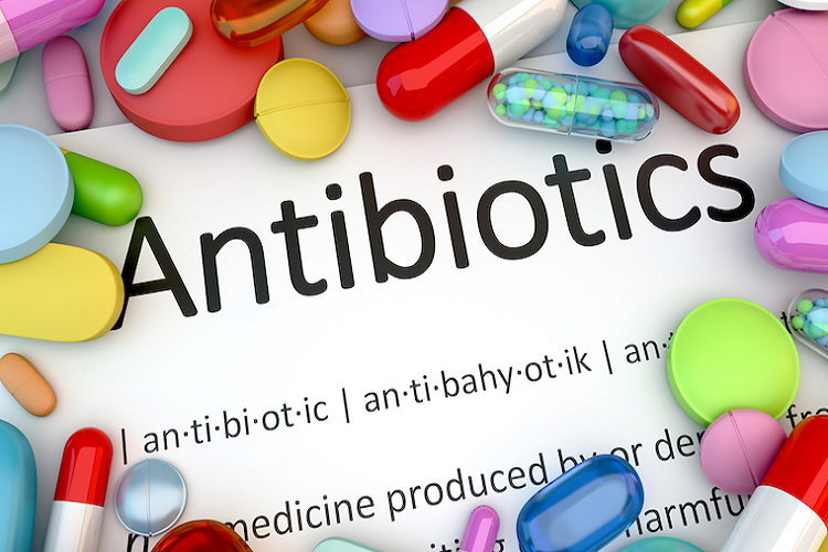 آنتی بیوتیک‌ antibiotic چیست و چگونه باکتری‌های مضر را از بین می‌برد