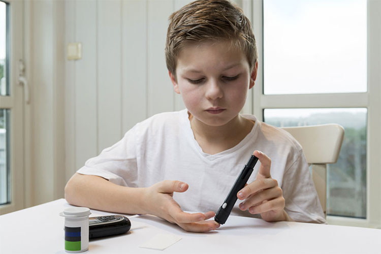 نکاتی مهم در مورد کودکان مبتلا به دیابت که والدین‌شان باید بدانند