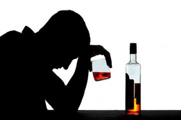 الکلسیم Alcoholism یا اختلال سوء مصرف مشروبات الکلی چیست و چگونه درمان می‌شود؟